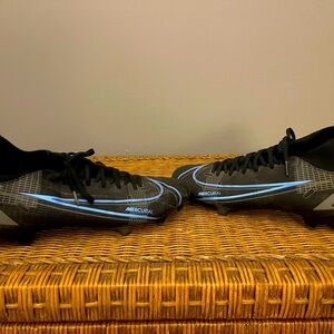 NIKE Men’s MERCURIAL SUPERFLY 9 ELITE Soccer Cleats